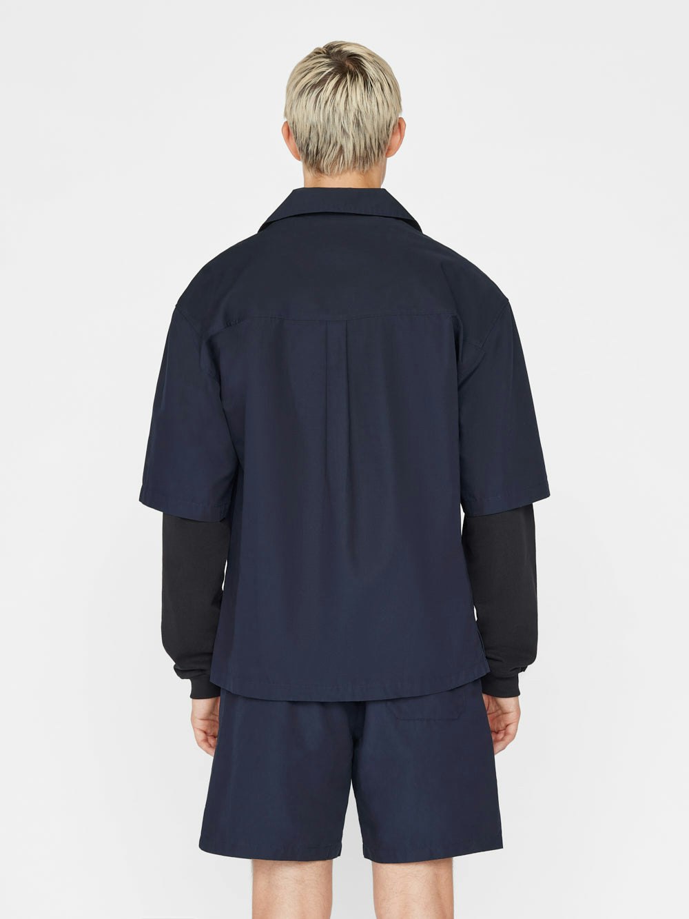 shirt back view alt:fit2